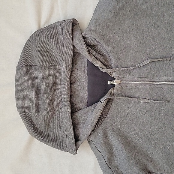 Reversible Volcom Jacket - Picture 8 of 10